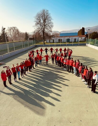 Červené stužky sú symbolom boja proti AIDS