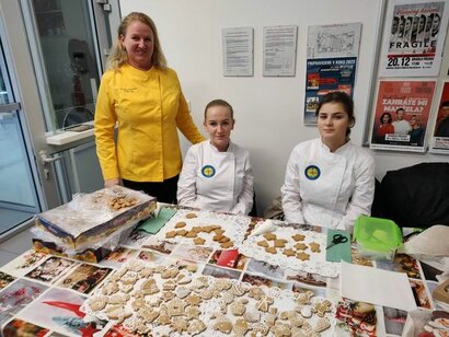 POPOLUDNIE POMOCI, LÁSKY... 