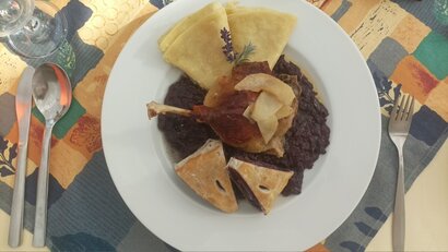 Jeseň má aj svoje príjemné stránky: vinobranie, lokše, burčiak, kačacie a iné hody...