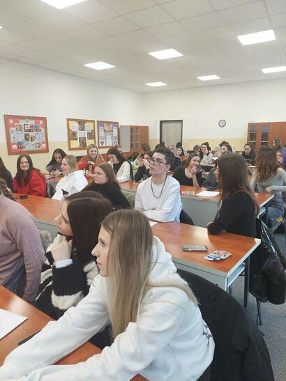 FINANČNÁ  AKADÉMIA - BÝVANIE