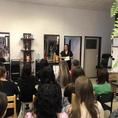 Farbenie vlasov s farbami Trinity a ich využitie v praxi