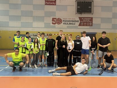 Deň študentstva sme oslávili florbalom