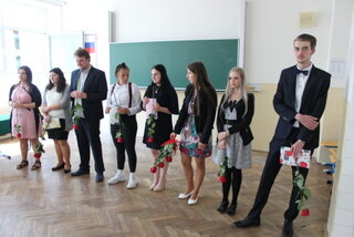 Slávnostné ukončenie záverečných skúšok - 1_Odovzdávanie výučných listov