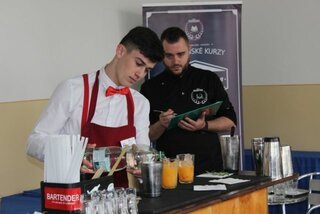 41_Trendy barový čašník_2019