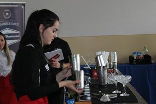 54_Trendy barový čašník_2019