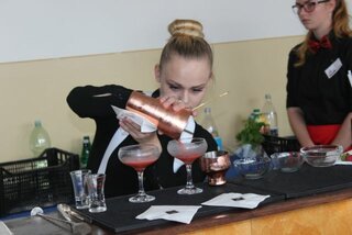 62_Trendy barový čašník_2019