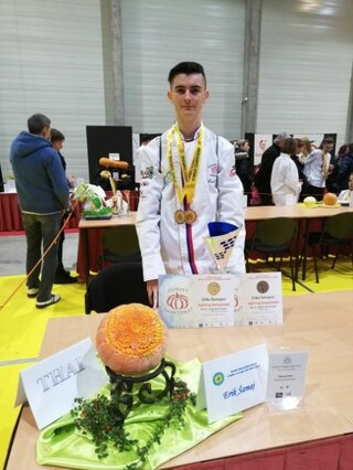 _Ceske_Budejovice_-_carving_10