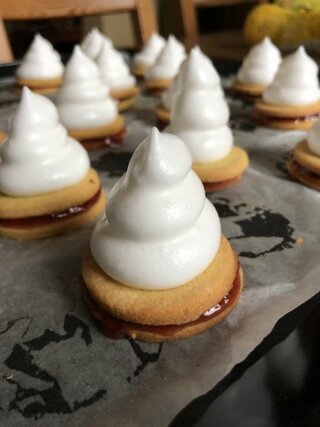 14_linecké koláčiky s bielkovým krémom_ I.B