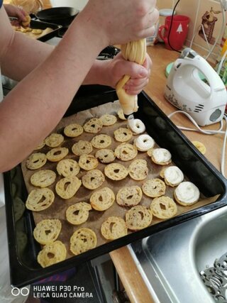 11_ venčeky a veterníky z odpaľovaného cesta_IV.B