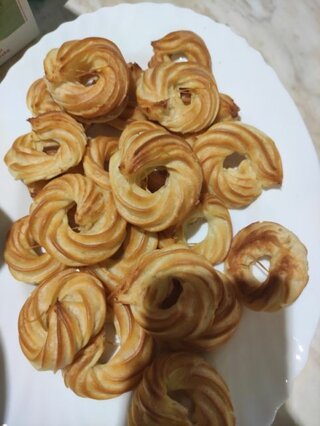 21_ venčeky a veterníky z odpaľovaného cesta_IV.B