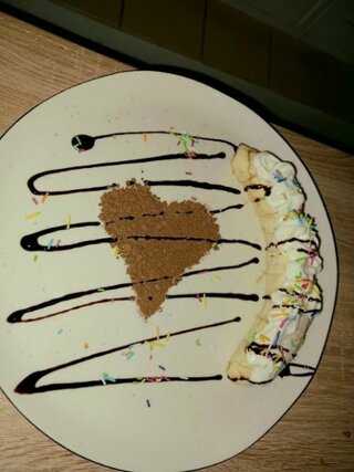 10_ Lúpanie a dekorovanie banána