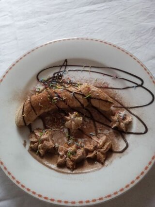 6_ Lúpanie a dekorovanie banána