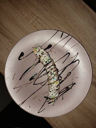 9_ Lúpanie a dekorovanie banána