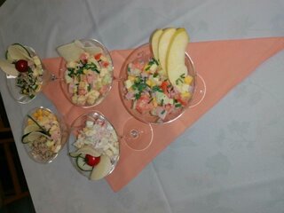 16_ Nácvik zručností III.B čašník, servírka DV