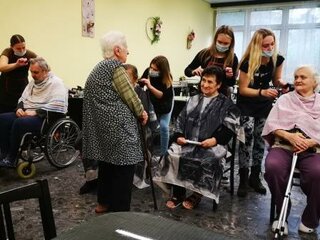 2_ strihanie za úsmev