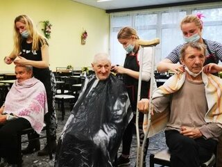 4_ strihanie za úsmev