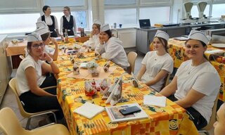 V školskej kuchynke 3