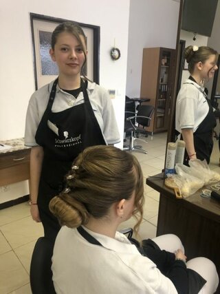 16 ročníková práca kaderníčok  III.C