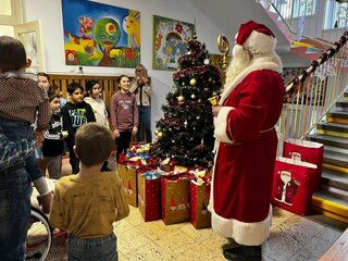 16_Vianočná návšteva Centra pre deti a rodinu v Púchove