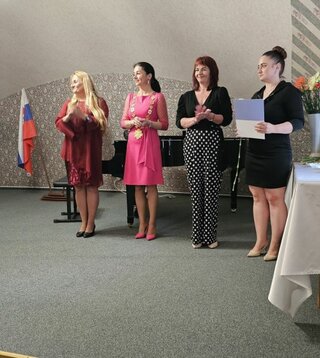 2_ odovzdávanie maturitných vysvedčení v Župnom dome