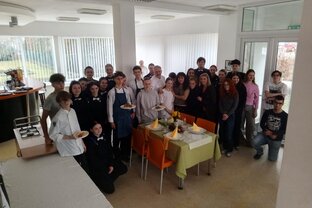 Zväčšiť fotografiu - Týždenná odborná mobilita žiakov zo soš obchodu a služieb púchov v blansku