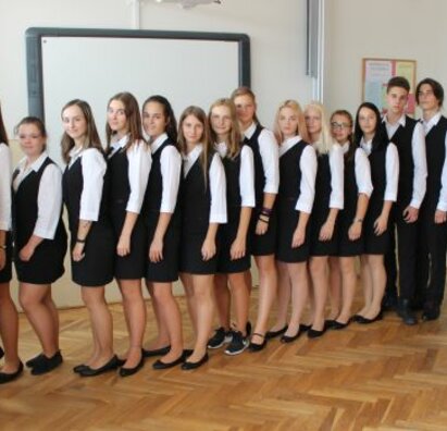 Študenti 1. ročníka hotelovej akadémie prvýkrát v čašníckom oblečení