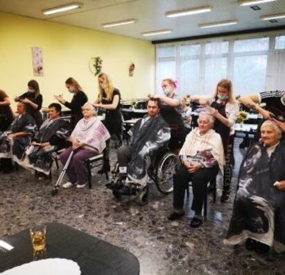 Pokračujú v dobročinnosti