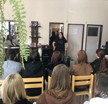 Školenie v kaderníctve VIKI