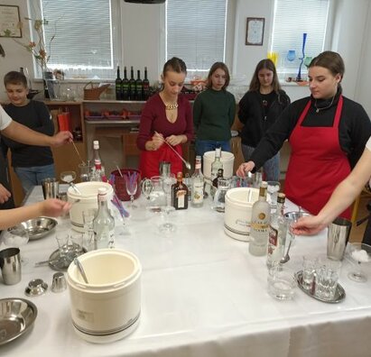 Z činnosti krúžku mladého barmana a baristu
