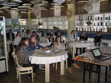 Trendy barový čašník 2014