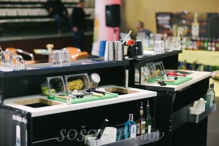 Trendy barový čašník 2016