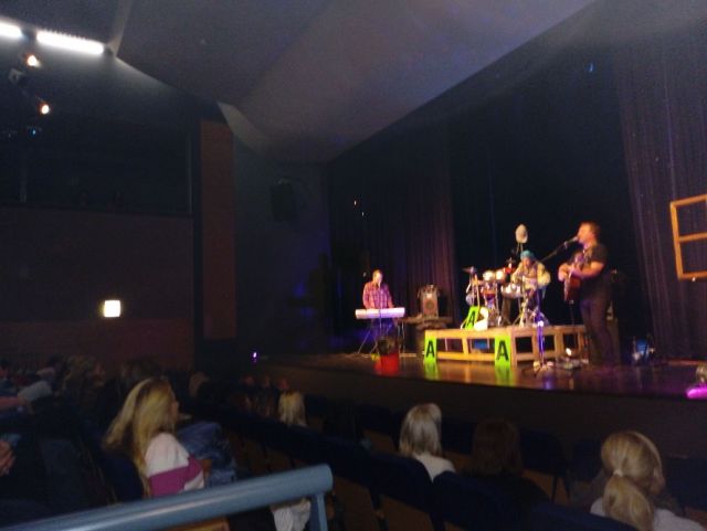 Výchovný koncert Zneužívanie moci